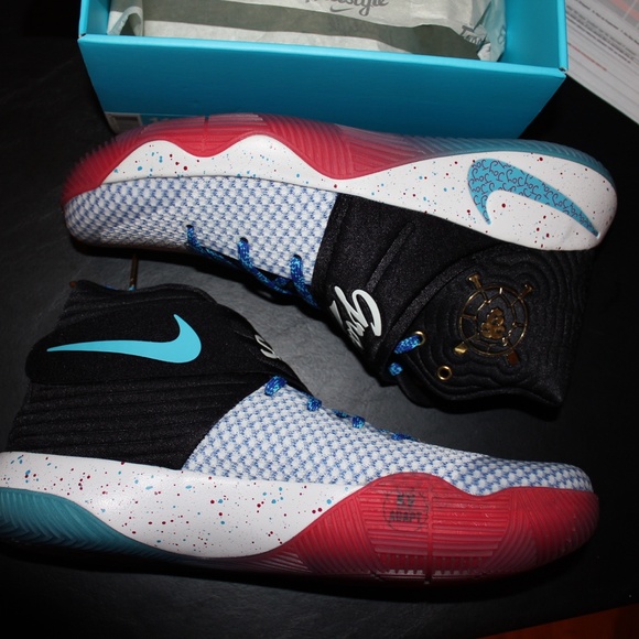 Nike Kyrie 2 Freestyle Doernbecher 898641-001 - Picture 6 of 7